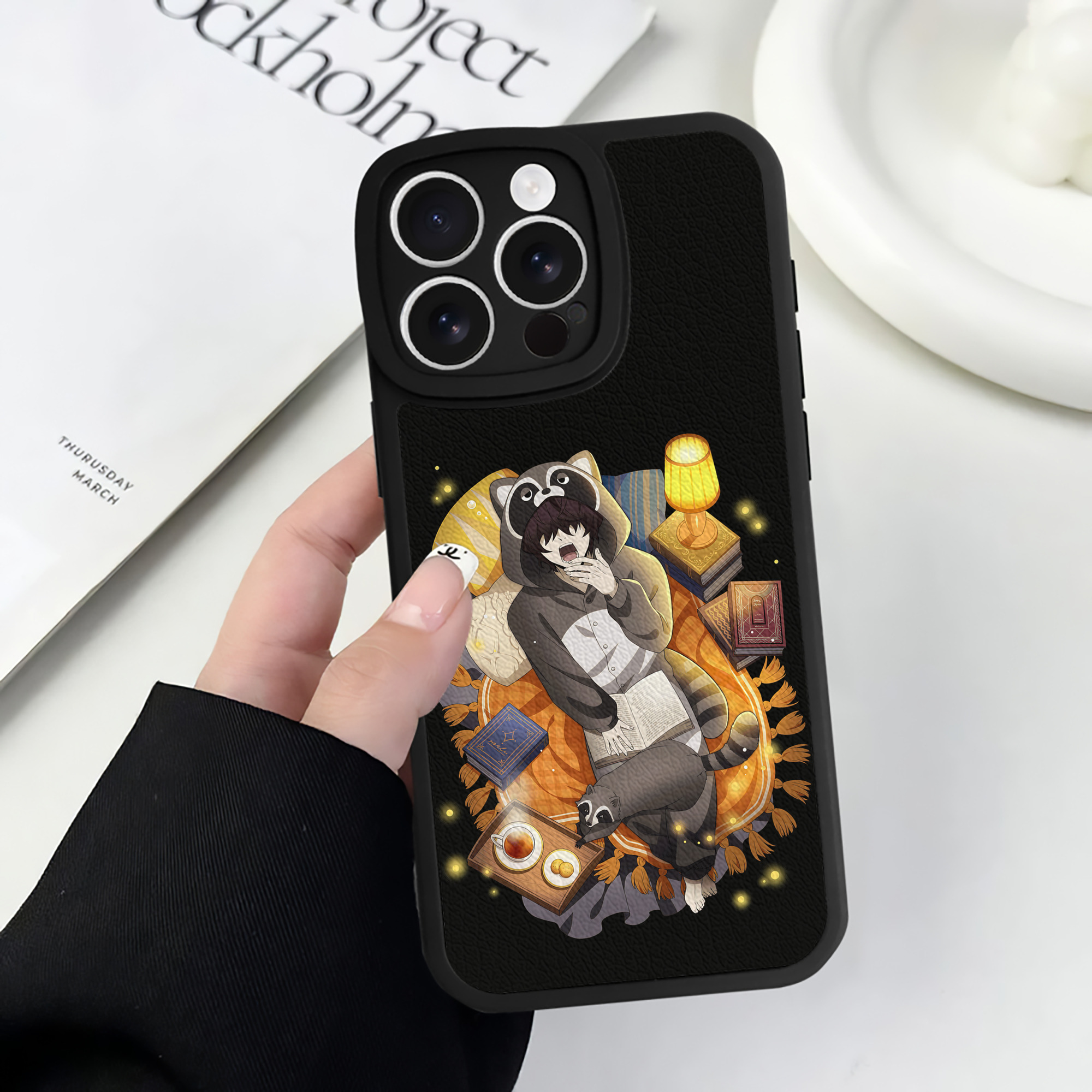 （画像用） 文豪ストレイドッグス Bungo Stray Dogs 【iPhone 16シリーズ対応】シリコンスマホケース（レザー調） 材質：シリコン